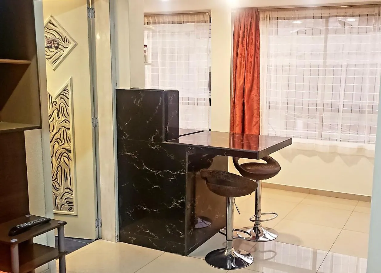 Chezelena Suites & Apartments Quito Guest house