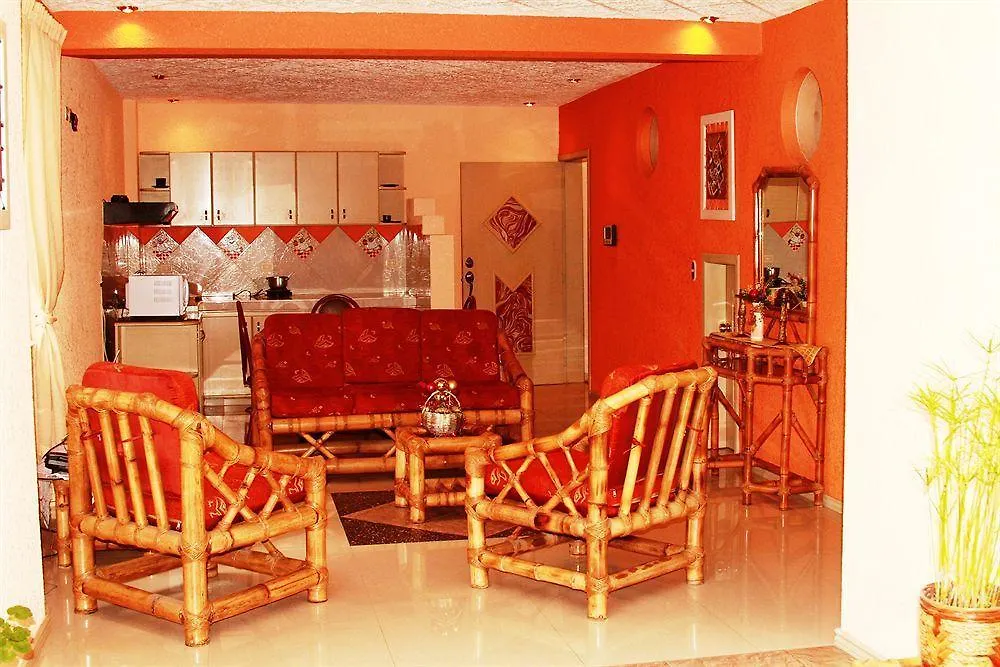 Chezelena Suites & Apartments Quito 2*,  Ecuador